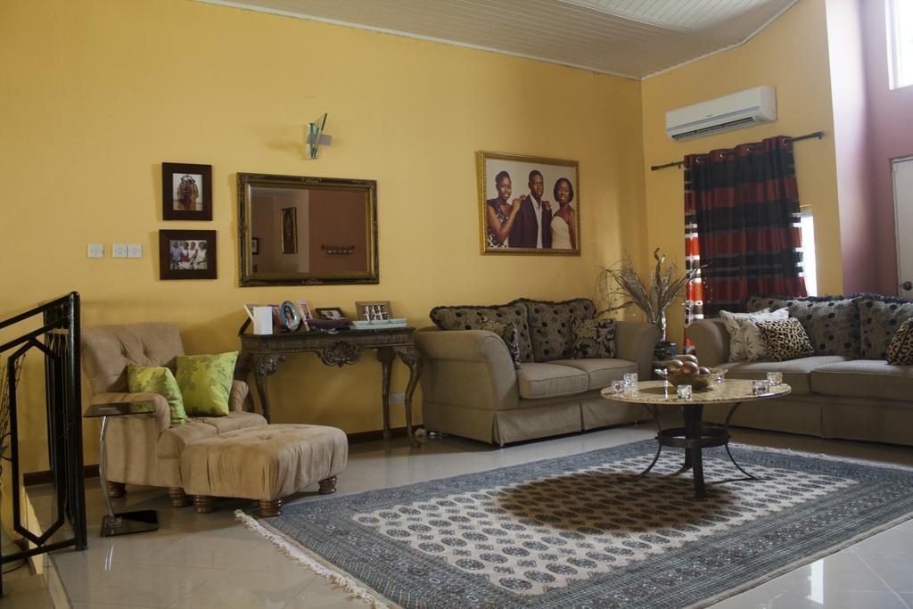 אקרה Quest Lodge מראה חיצוני תמונה